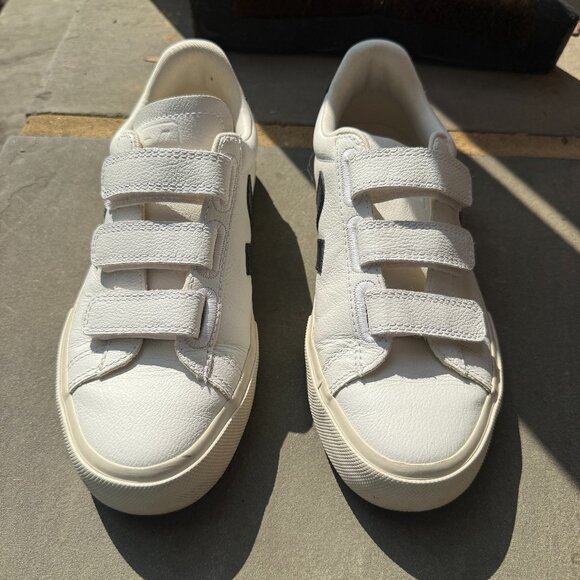 EUC Veja ChromeFree Recife Velcro Sneakers Size 7 - Picture 3 of 8